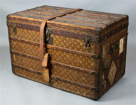 louis vuitton trunk 1900|louis vuitton wardrobe trunk.